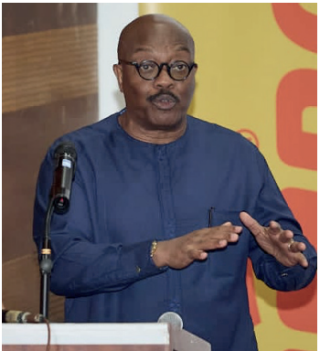 Gilles Atayi &agrave; la tribune des ASCOM
