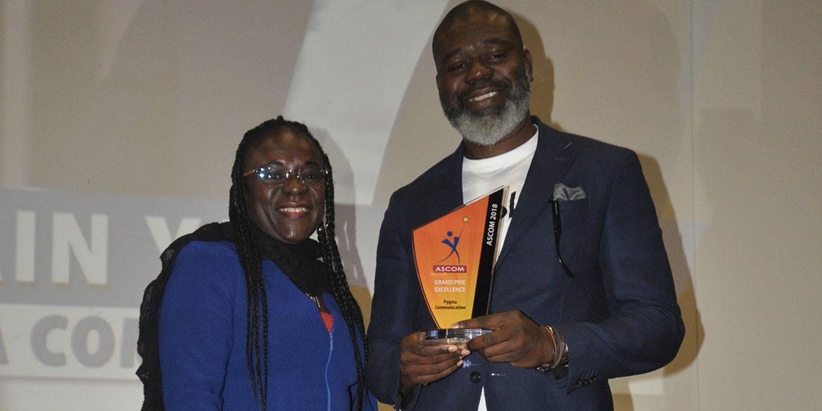 Alain Yav (DG de Pygma Communication) et Marie-Thérèse Boua N'Guessan (Directrice des Ressources Humaines et de la Communication du Groupe NSIA)