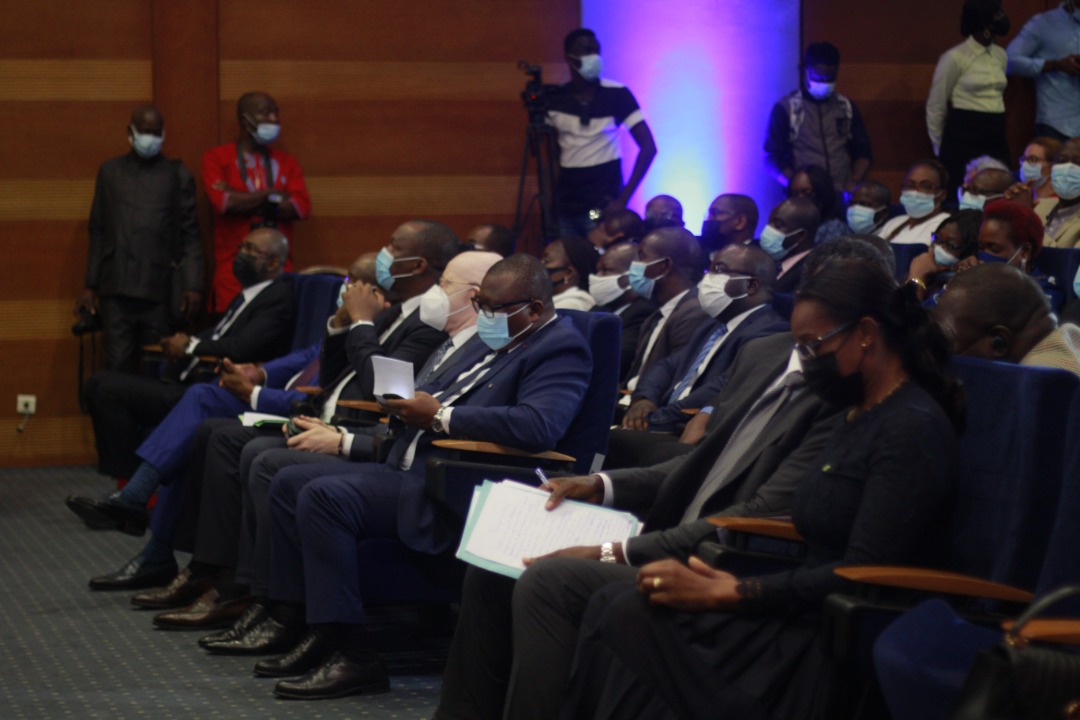 Mamadou Touré (Ministre de la Promotion de la Jeunesse, de l’Insertion Professionnelle et du Service Civique, Porte-Parole Adjoint du Gouvernement), Salimou Bamba (DG de l’Agence Côte d’Ivoire PME) représentant Félix Anoblé (Ministre de la Promotion des P